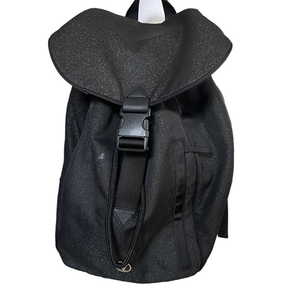 ivivva mini backpack - Performance Twill This little dynamo fits your drink bottle NWT Ivivva By Lululemon Playful